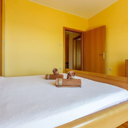 Beeindruckendes Nur 200 Meter Zum Sandstrand Mit Panoramablick * Crikvenica