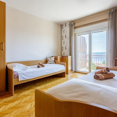 Beeindruckendes Nur 200 Meter Zum Sandstrand Mit Panoramablick Crikvenica