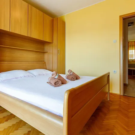 Beeindruckendes Nur 200 Meter Zum Sandstrand Mit Panoramablick Crikvenica