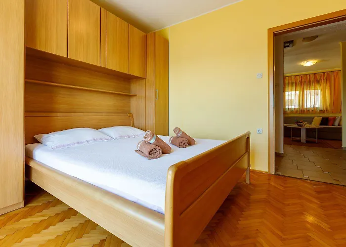 Beeindruckendes Nur 200 Meter Zum Sandstrand Mit Panoramablick Crikvenica