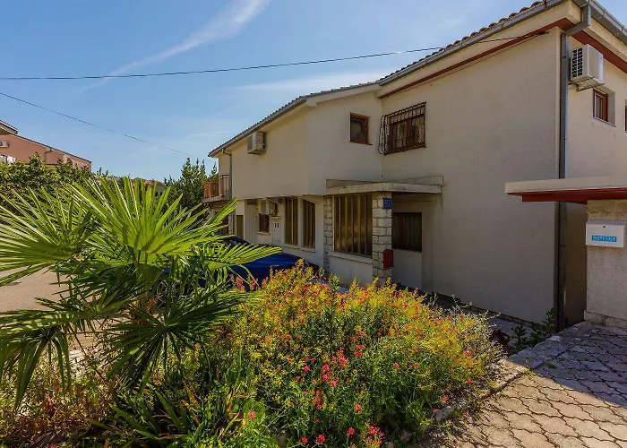 Beeindruckendes Nur 200 Meter Zum Sandstrand Mit Panoramablick Crikvenica